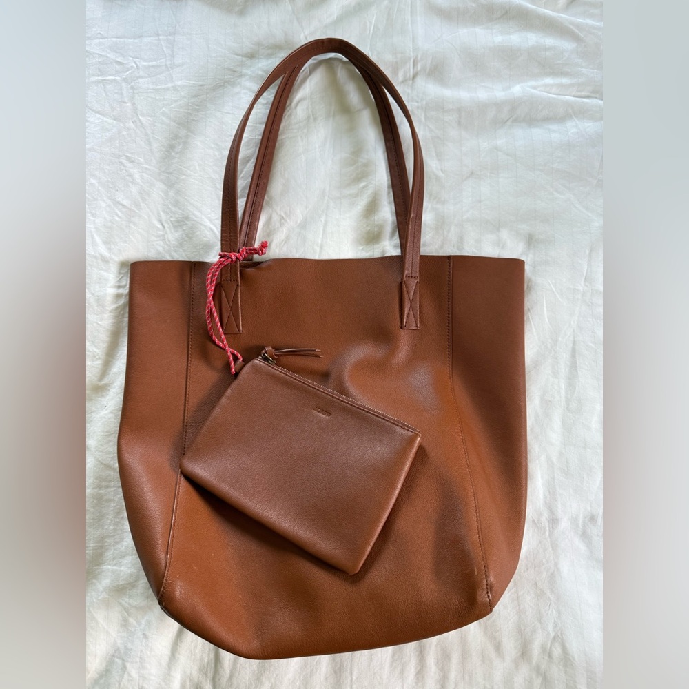J Crew Carryall Genuine Leather Tote Bag with Pouch